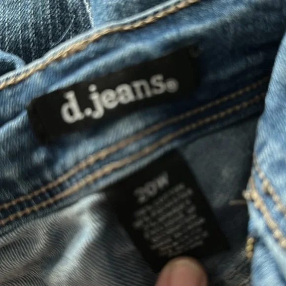 Plus size 20 Jeans 👖 bundle - Old Navy Dreamer and d.jeans capri jeans - Picture 2 of 4